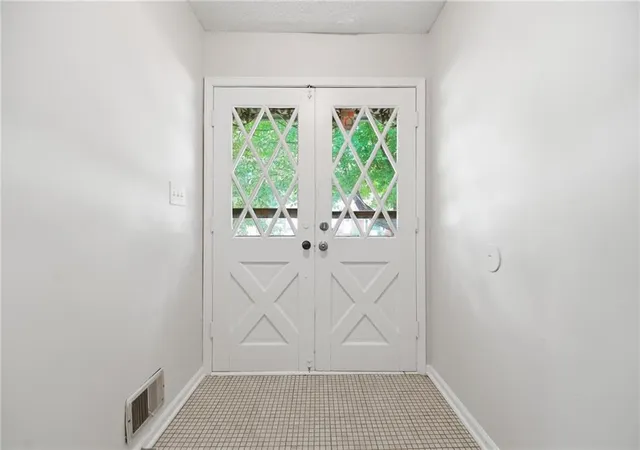 Photo 3 of Sale Pending at 5112 Osage Ave, Kansas City, MO 64133 | MLS# 2635514 | Listing updated on 2026-10-12