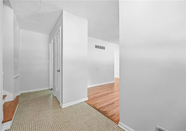 Photo 4 of Sale Pending at 5112 Osage Ave, Kansas City, MO 64133 | MLS# 2635514 | Listing updated on 2026-10-12