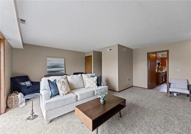 5th image of 1107 Jeff Cir, Paola, KS 66071 | MLS# 2635519