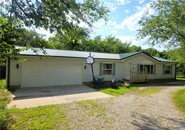 Photo 1 of Sale Pending at 140 Tucker St, St Joseph, MO 64504 | MLS# 2635525 | Listing updated on 2026-09-03