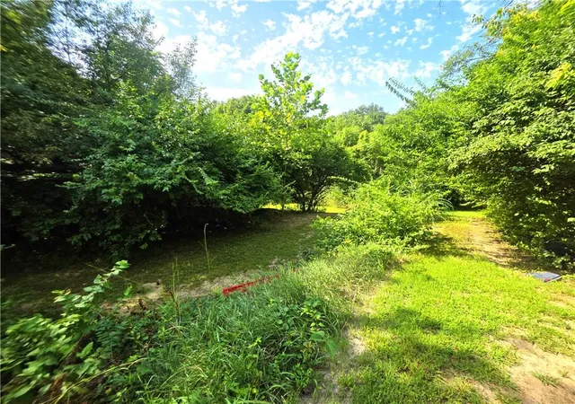 Photo 4 of Sale Pending at 140 Tucker St, St Joseph, MO 64504 | MLS# 2635525 | Listing updated on 2026-09-03
