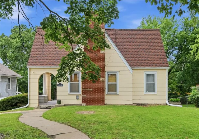 2nd image of 3418 Everett Ave, Kansas City, KS 66102 | MLS# 2635528