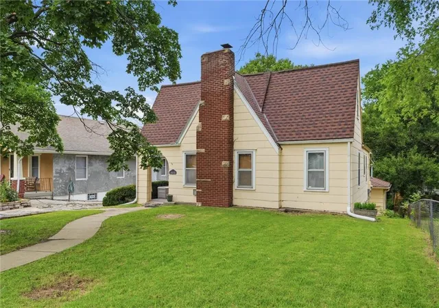 3rd image of 3418 Everett Ave, Kansas City, KS 66102 | MLS# 2635528