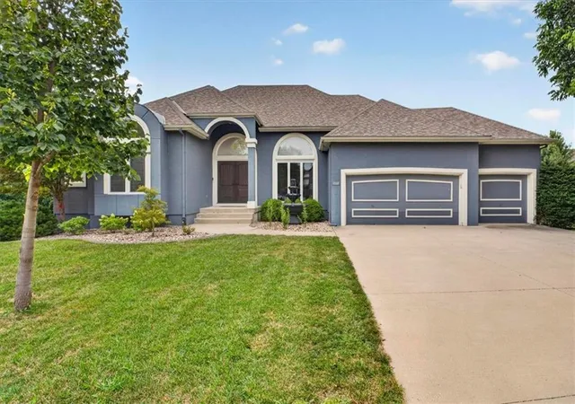 Photo 1 of Single family home for sale at 2612 Sw Winterbrook Cir, Lee's Summit, MO 64081 | MLS# 2635530 | Listing updated on 2026-08-31