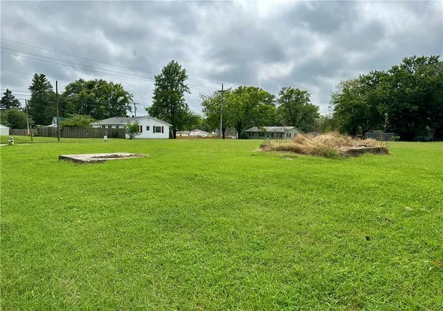 4th image of W 8th And Howenstein St, Cameron, MO 64429 | MLS# 2635531