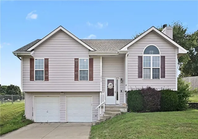 2nd image of 18713 Primrose St, Smithville, MO 64089 | MLS# 2635532