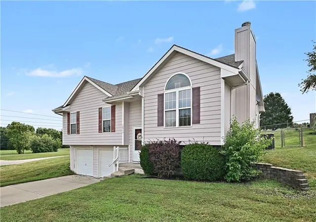 3rd image of 18713 Primrose St, Smithville, MO 64089 | MLS# 2635532
