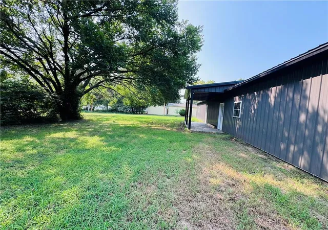 Photo 4 of Single family home for sale at 202 N Hayes St, Garnett, KS 66032 | MLS# 2635541 | Listing updated on 2026-09-25