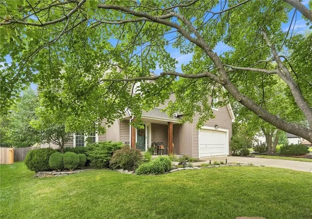 Photo 3 of Sale Pending at 1320 NE 95th Terrace, Kansas City, MO 64155 | MLS# 2635548 | Listing updated on 2026-09-01