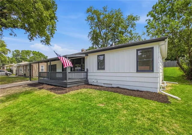 Photo 1 of Single family home for sale at 3313 Vermont Ave, Independence, MO 64052 | MLS# 2635566 | Listing updated on 2026-08-27