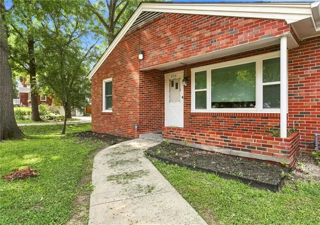 Photo 4 of Sale Pending at 3714 Blue Ridge Blvd, Independence, MO 64052 | MLS# 2635567 | Listing updated on 2026-09-23