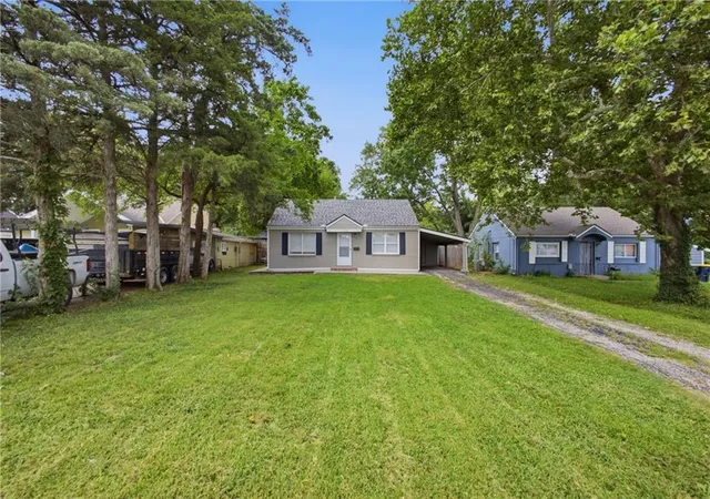 1st image of 1124 E 80th St, Kansas City, MO 64131 | MLS# 2635568