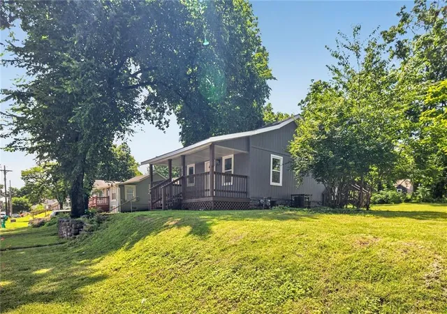2nd image of 2611 W 45th Ave, Kansas City, KS 66103 | MLS# 2635572