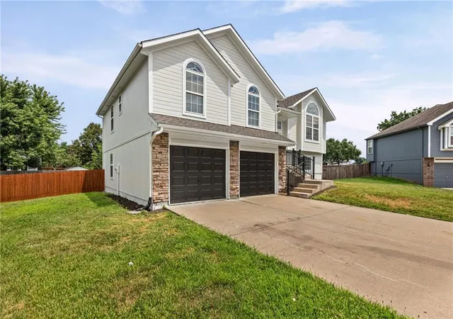 48th image of 1106 Creekside Ct, Raymore, MO 64083 | MLS# 2635576