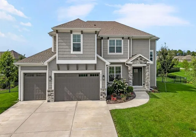 1st image of 24704 W 76th St, Shawnee, KS 66227 | MLS# 2635582