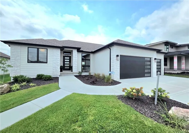 2nd image of 17377 W 169th Ter, Olathe, KS 66062 | MLS# 2635586