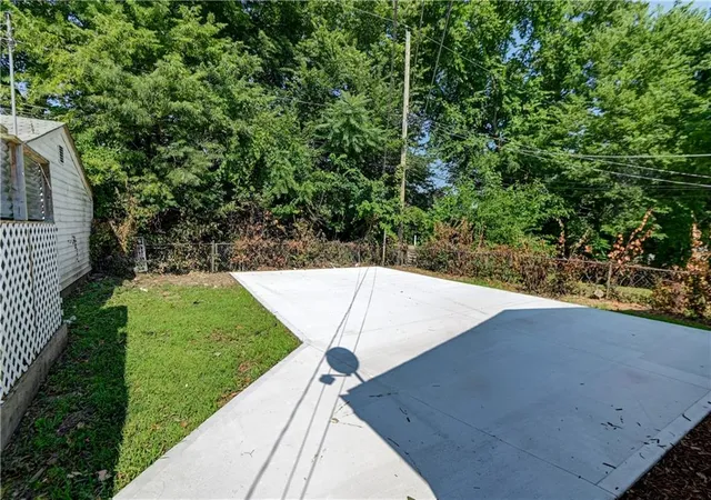 Photo 4 of Single family home for sale at 1540 Poplar Ave, Kansas City, MO 64127 | MLS# 2635590 | Listing updated on 2026-08-26