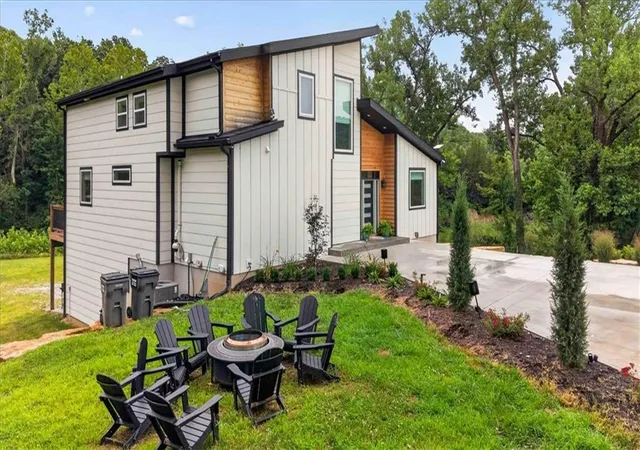 Photo 2 of Single family home for sale at 8395 Nw Baker Cir, Kansas City, MO 64153 | MLS# 2635597 | Listing updated on 2026-08-12