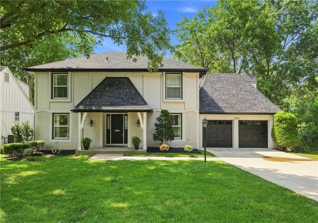 1st image of 11239 W 99th Pl, Overland Park, KS 66214 | MLS# 2635613