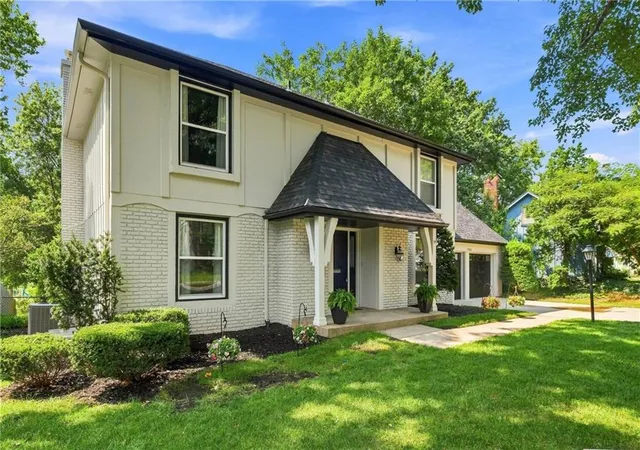 Photo 3 of Sale Pending at 11239 W 99th Place, Overland Park, KS 66214 | MLS# 2635613 | Listing updated on 2026-08-19