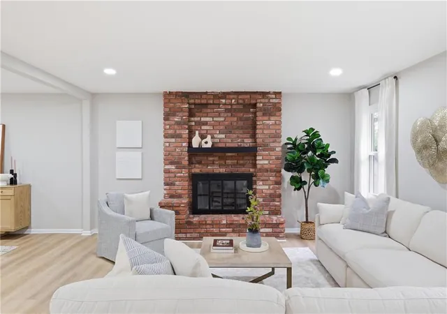 Photo 4 of Sale Pending at 11239 W 99th Place, Overland Park, KS 66214 | MLS# 2635613 | Listing updated on 2026-08-19