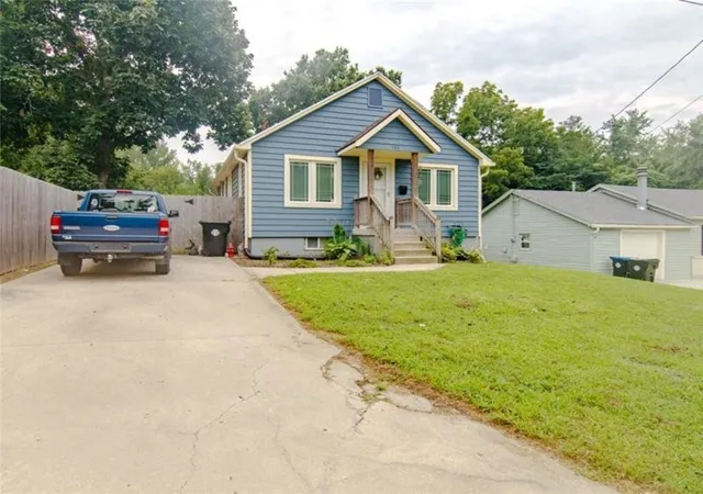 Photo 3 of Single family home for sale at 103 E Myrtle St, Pleasant Hill, MO 64080 | MLS# 2635621 | Listing updated on 2026-08-31