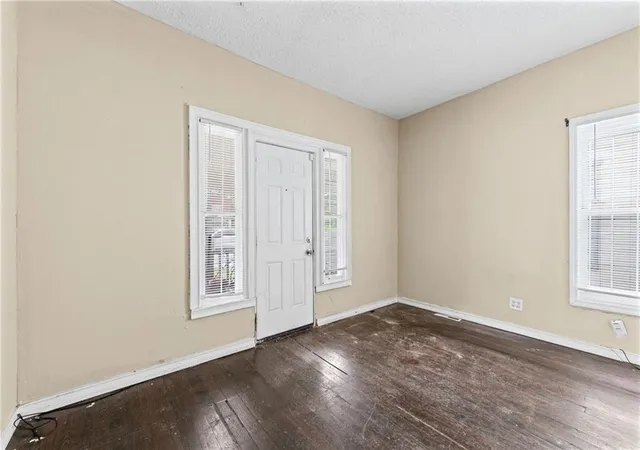 Photo 4 of Single family home for sale at 2930 Wabash Ave, Kansas City, MO 64109 | MLS# 2635623 | Listing updated on 2026-09-13