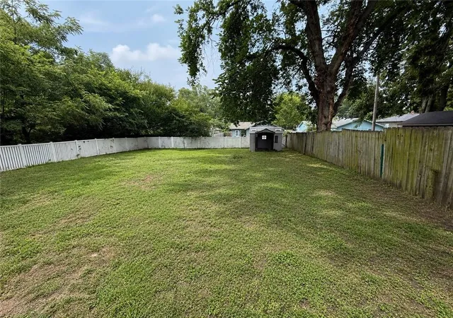 20th image of 680 N Pine St, Olathe, KS 66061 | MLS# 2635625