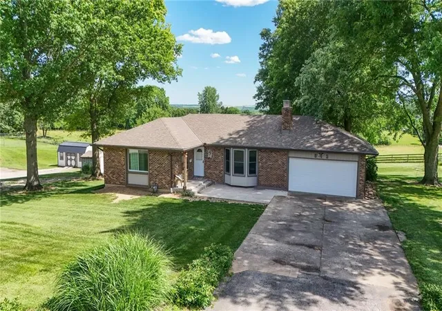 Single family home for sale at 815 Kouns Ln, Edwardsville, KS 66111 | MLS# 2635631
