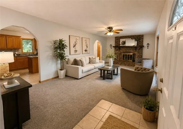 Photo 3 of Single family home for sale at 815 Kouns Ln, Edwardsville, KS 66111 | MLS# 2635631 | Listing updated on 2026-09-25