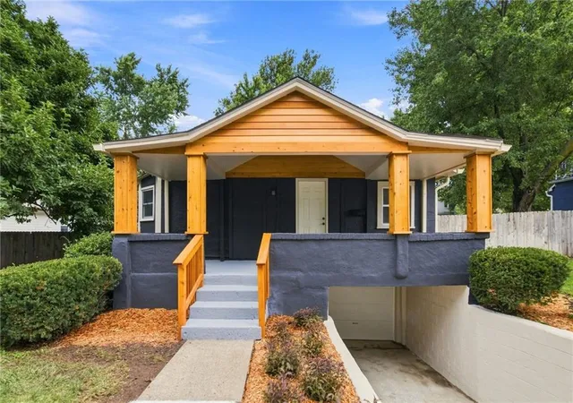 1st image of 4734 Mission Rd, Roeland Park, KS 66205 | MLS# 2635633