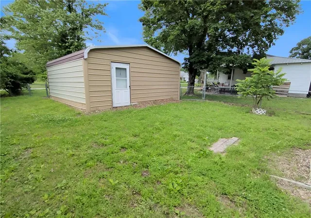 5th image of 809 S Taylor St, Lowry City, MO 64763 | MLS# 2635634