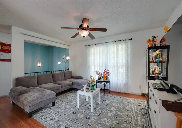 Photo 3 of Sale Pending at 7312 Nw 77th Terrace, Kansas City, MO 64152 | MLS# 2635639 | Listing updated on 2026-10-04