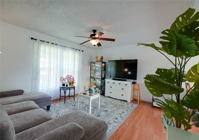 Photo 3 of Sale Pending at 7312 NW 77th Terrace, Kansas City, MO 64152 | MLS# 2635639 | Listing updated on 2026-10-04
