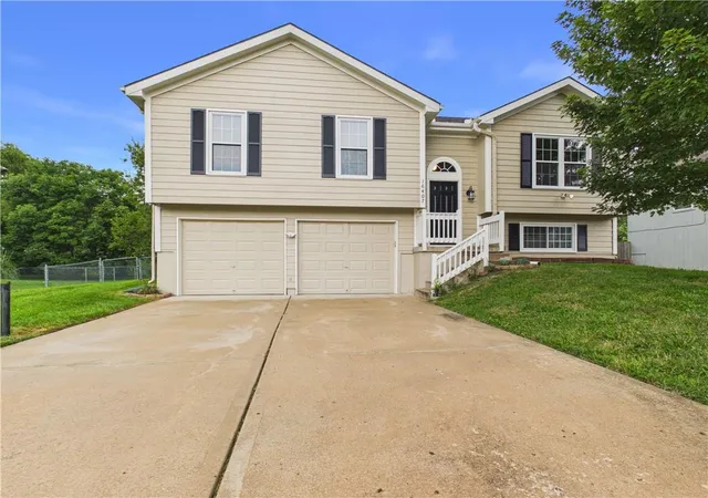 Photo 2 of Single family home for sale at 16407 Harris Ave, Belton, MO 64012 | MLS# 2635650 | Listing updated on 2026-08-27