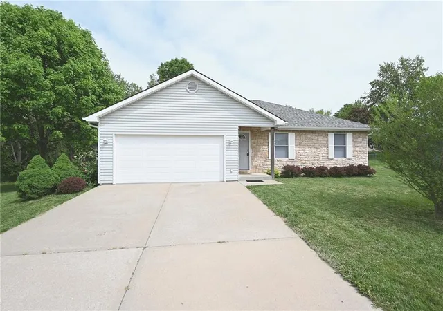 1st image of 14 Sandi Cir, Dearborn, MO 64439 | MLS# 2635655
