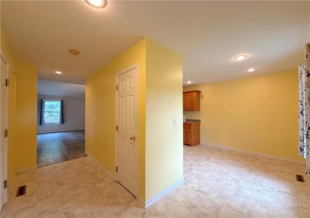 Photo 2 of Single family home for sale at 14 Sandi Cir, Dearborn, MO 64439 | MLS# 2635655 | Listing updated on 2026-10-05