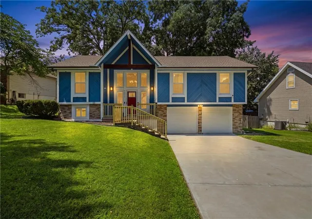 Photo 1 of Sale Pending at 7832 N Garfield Ave, Kansas City, MO 64118 | MLS# 2635656 | Listing updated on 2026-08-21