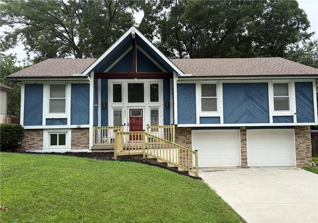 Photo 2 of Sale Pending at 7832 N Garfield Ave, Kansas City, MO 64118 | MLS# 2635656 | Listing updated on 2026-08-21