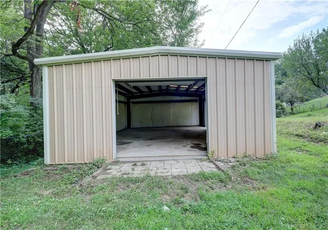 Photo 3 of Single family home for sale at 11015 Crooked Rd, Kansas City, MO 64152 | MLS# 2635659 | Listing updated on 2026-09-02