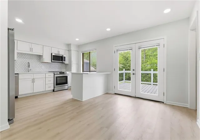 1st image of 11506 11508 Oak St, Kansas City, MO 64114 | MLS# 2635664