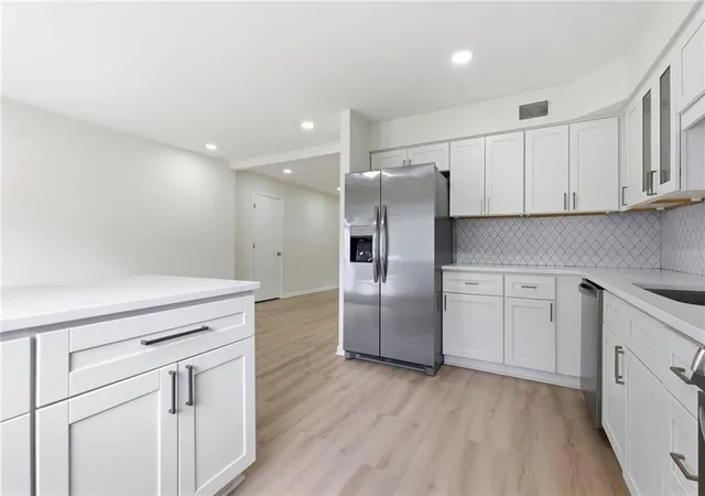 Photo 3 of Multi family home for sale at 11506 11508 Oak St, Kansas City, MO 64114 | MLS# 2635664 | Listing updated on 2026-08-27