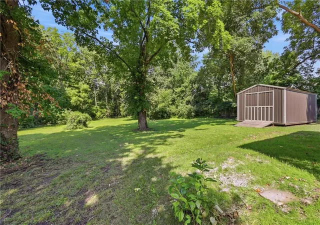 Photo 3 of Sale Pending at 504 S Thornton St, Richmond, MO 64085 | MLS# 2635670 | Listing updated on 2026-09-03