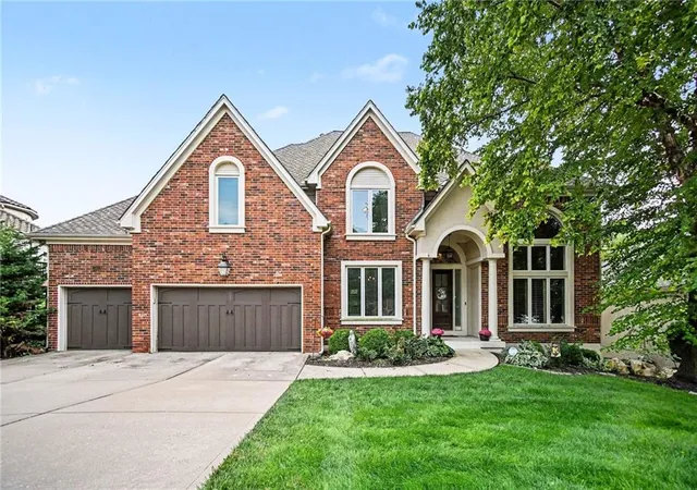 4th image of 20613 W 96Th Ter, Lenexa, KS 66220 | MLS# 2635672