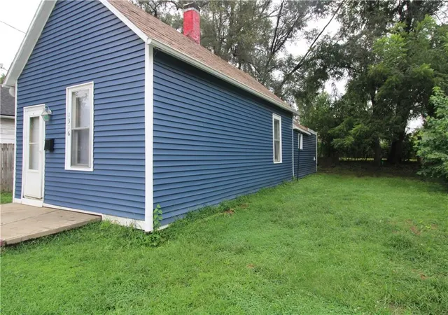 Photo 3 of Single family home for sale at 1316 Sacramento St, Saint Joseph, MO 64503 | MLS# 2635673 | Listing updated on 2026-08-07