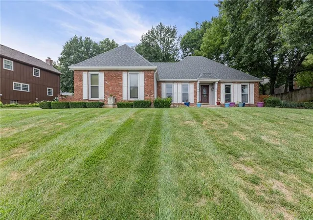 1st image of 5204 Stearns St, Shawnee, KS 66203 | MLS# 2635674