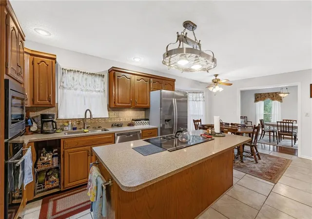 image of 5204 Stearns St, Shawnee, KS 66203 | MLS# 2635674