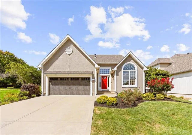 1st image of 5124 W 159th Ter, Stilwell, KS 66085 | MLS# 2635676
