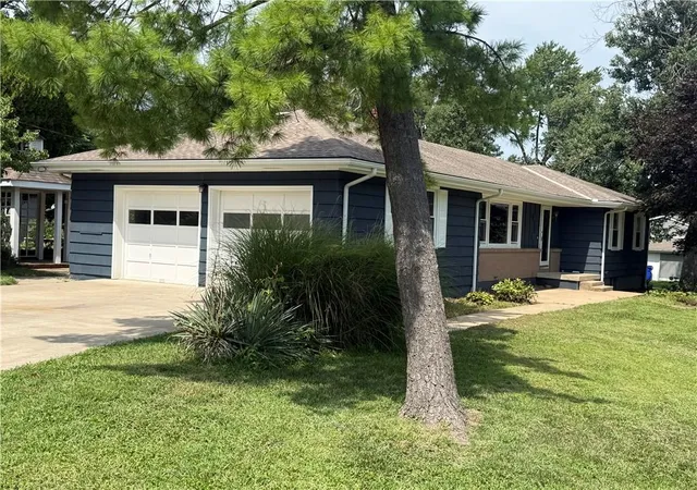 Photo 3 of Single family home for sale at 7600 E 130th Court, Grandview, MO 64030 | MLS# 2635681 | Listing updated on 2026-10-08