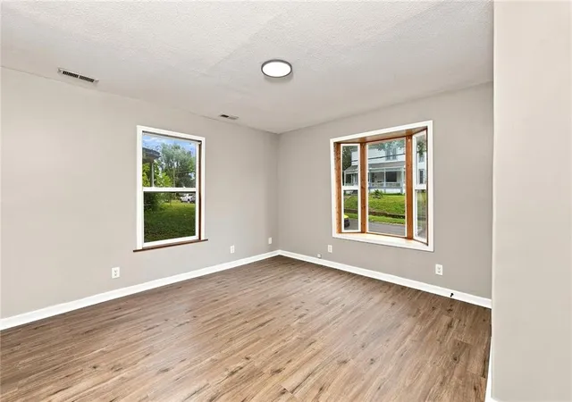 4th image of 402 S Camden St, Richmond, MO 64085 | MLS# 2635682